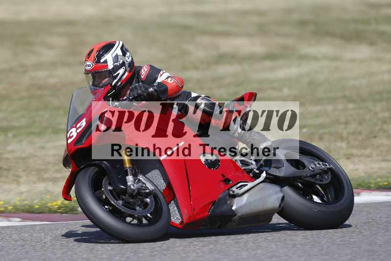 /21 17.06.2026  Ducati Schweiz Track Warmup ADR/Gruppe gelb/33
